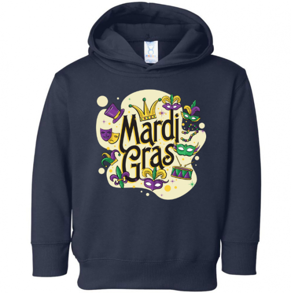 Hoodie dengan logo merek yang besar dan mencolok